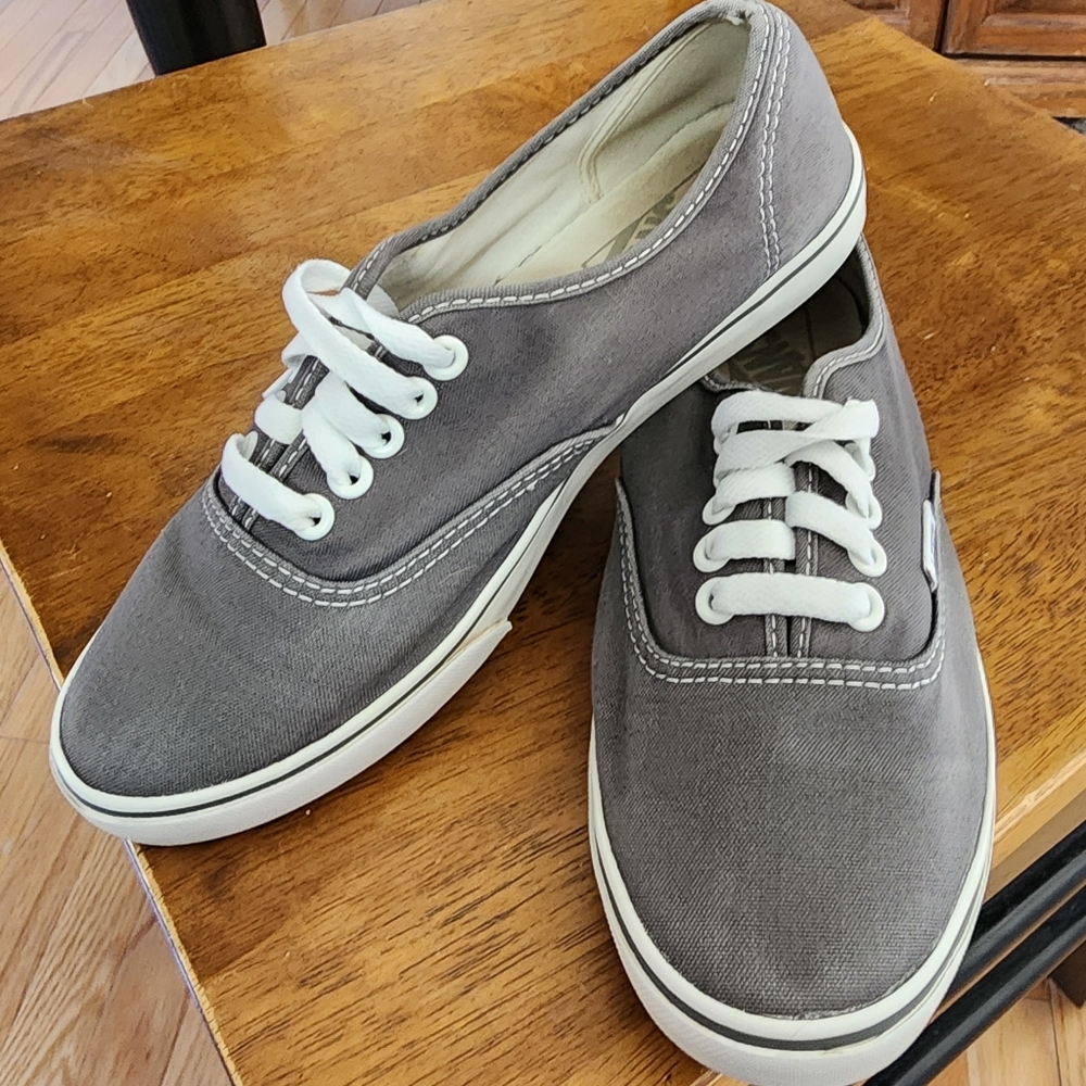 30% off bundles Vans unisex sneakers size 7.5 women's- size 6 men's